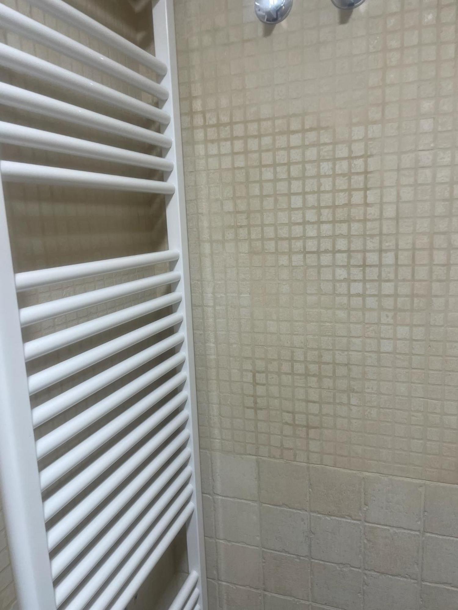 Le Petit Palais Apartment Escarrilla Ngoại thất bức ảnh